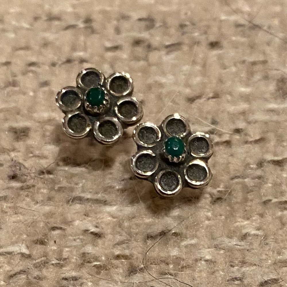 Native American turquoise & sterling silver flower shaped earrings